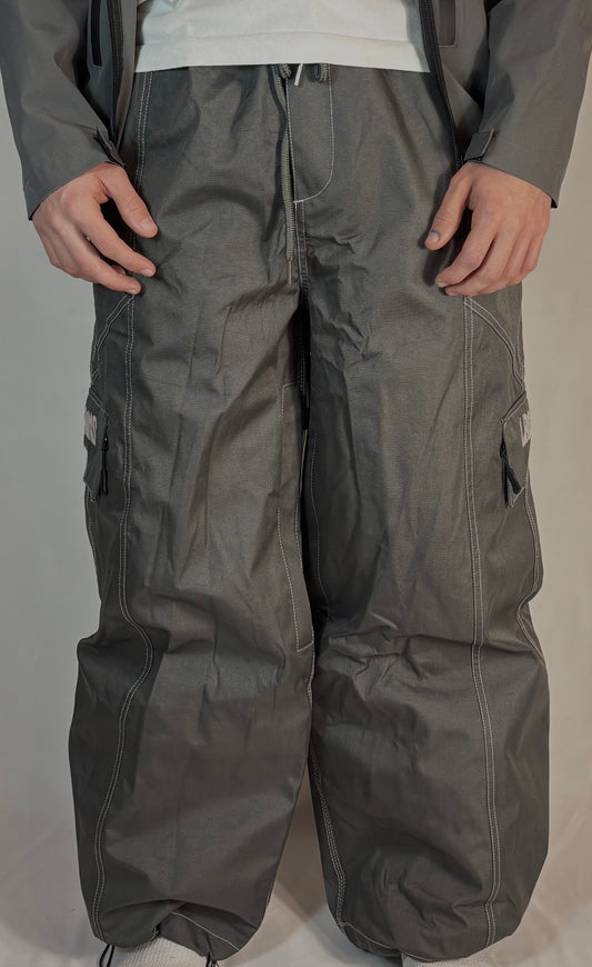 LAINS snowpants ( Grey with white Stitching)