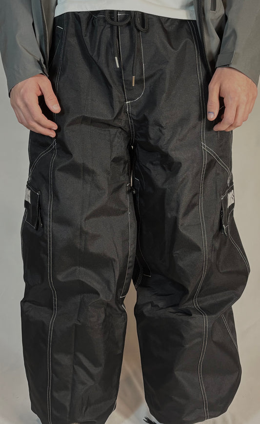 LAINS snowpants (Black with white Stitching)