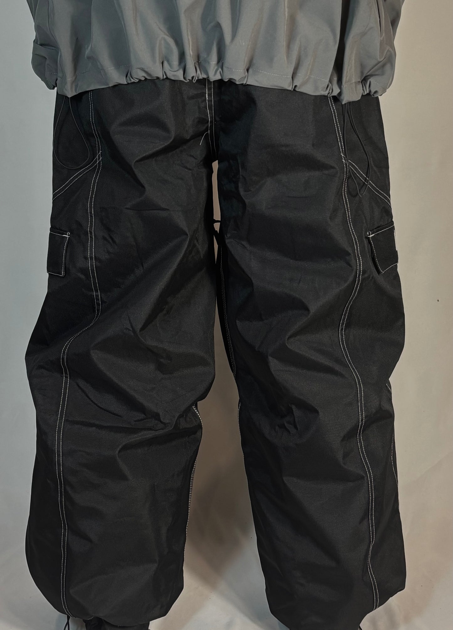 LAINS snowpants (Black with white Stitching)